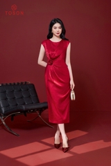 49526D94 - Đầm lụa tiệc đỏ, xếp ly đính hoa eo (Limitted)