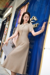 43007N95 - Đầm xoè xước nhật nâu, phối cổ sam