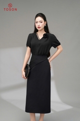 11003B95 - Áo chiffon đen cổ đính hoa dây chéo