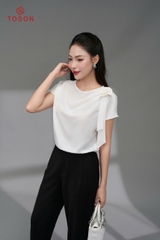 13068 - Áo sơ mi lụa bo gấu, vai đính hoa