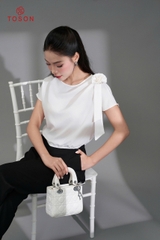13068 - Áo sơ mi lụa bo gấu, vai đính hoa