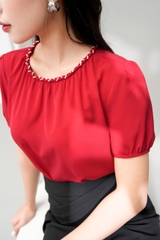 11009D35 - Áo lụa đỏ cổ tết dây đính cườm