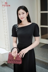 43039B95 - Đầm lụa đen ánh kim đính cườm