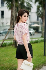 14019H95 - Áo hoa tơ dáng bo gấu đính hoa