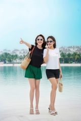 AP355 - Áo cotton croptop ngực in chữ hoa hồng