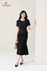 16014B35 - Áo peplump đen cổ đính hoa