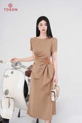 44110N05 - Đầm nâu xòe xếp bèo, cài bông hoa