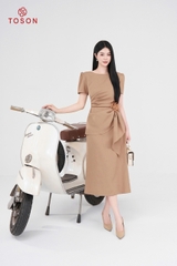 44110N05 - Đầm nâu xòe xếp bèo, cài bông hoa