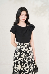 14039B95 - Áo lụa đen vai chờm xếp ly