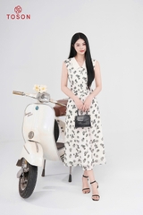 44066W65 - Đầm tơ trắng kem in hoa hồng xếp nhún