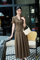 13B32N66 - Áo ký giả denim cài hoa