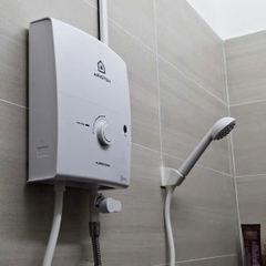 Máy nước nóng trực tiếp Ariston Aures Easy 3.5P (có bơm)