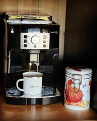 Máy pha cà phê Delonghi ECAM22.110.B