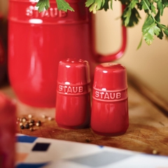 Staub - Bộ hũ rắc gia vị màu đỏ cherry - 10cm