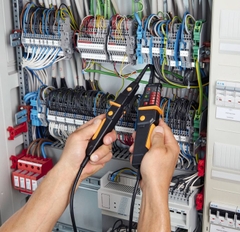 Máy kiểm tra điện áp Testo 750-2 (12-690V)