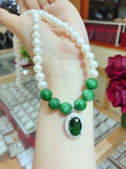 Chuỗi Cổ Ngọc Trai Phối Cẩm Thạch Và Mặt Sang Trọng