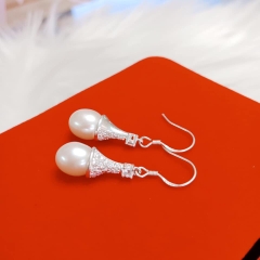 Hoa Tai Ngọc Trai Móc Nữ Tính Duyên Dáng