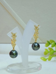 Hoa Tai Ngọc Trai Xanh Rêu Quý Phái