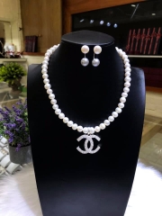 Set Vòng Cổ Ngọc Trai Phối Mặt Chanel & Hoa Tai Duyên Dáng