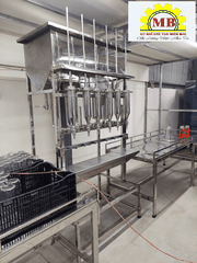 Máy chiết rót nước đóng chai thủ công