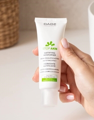 Kem dưỡng cho da dầu mụn BABÉ Stop AKN Mattifying Moisturiser