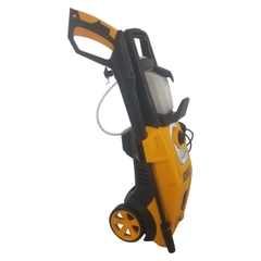 Máy xịt rửa xe áp lực 1800W  INGCO HPWR18008 tiện dụng