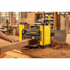 Máy Bào Cuốn Để Bàn Động Cơ Gắn Liền Stanley STP18-B1