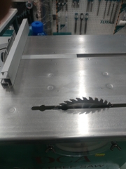 Máy cưa không bụi 1400W DCA AFF02-150 xsafe