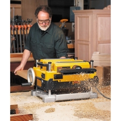 Máy Bào Để Bàn Dewalt DW735-KR
