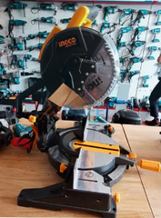 Máy cắt nhôm INGCO BM2S18004T