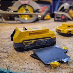 Pin Công Nghệ Mới- Powerstack DEWALT DCBP034-KR