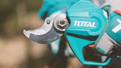 Máy cắt cành dùng pin 20V Total TSSLI203083
