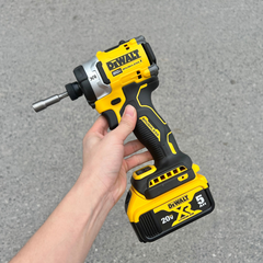 Máy Vặn Vít Cầm Tay Dùng Pin Động Cơ Gắn Liền 20v Max Dewalt DCF860N-B1