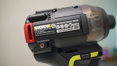 Máy vặn vít búa dầu dùng pin 12V Worx WU138.1 (1 Pin 2.0Ah,1 Sạc)