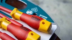 Bộ tuốc nơ vít mở tuýp cách điện 6-12mm Total THKISD0701  Xsafe