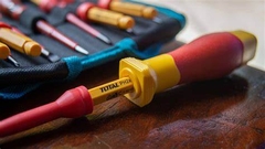 Bộ vít cách điện 12 món THKISD1201 gia rẻ