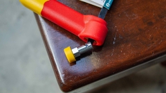 Cưa cầm tay cách điện 1000V TOTAL THIJH300