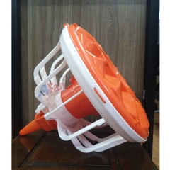 Máng ăn màu đỏ chóp nhọn