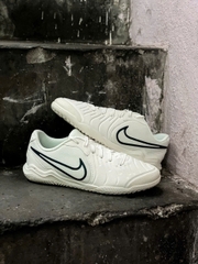Nike JR Tiempo Legend 10 Academy IC 30