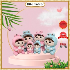 BÚP BÊ DOLL ÔM BÌNH SỮA.