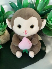 KHỈ NGỒI ÔM ĐÀO 40CM.