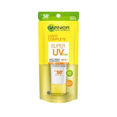 Kem Chống Nắng Garnier Bright Complete Vitamin C Super UV Matte SPF50+ 15ml