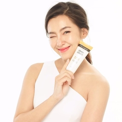 Sữa Rửa Mặt Neutrogena Sạch Sâu Và Kiểm Soát Nhờn Deep Clean Gentle Foaming Cleanser 100g