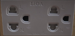 Ổ cắm Lioa đôi 3 chấu có nắp che 16A-250V LC2U3