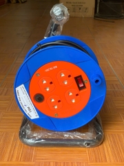 Ổ cắm Lioa kéo dài quay tay kiểu Rulo loại nhỏ (QN15-2-15A/QND15-2-15A)