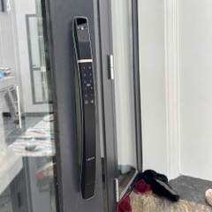 Khóa nhận diện khuôn mặt Hexa P300-Pro đen xám