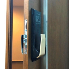 Khóa cửa điện tử Locpro K500F