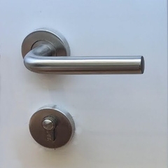 Tay nắm gạt Yale YTL020 US32D dòng Essential, inox rỗng
