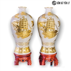 Bình trang trí dát vàng hoạ tiết thuyền-BTV01