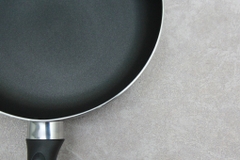 Chảo nhôm đáy từ chống dính 26 cm Sunhouse SHM26